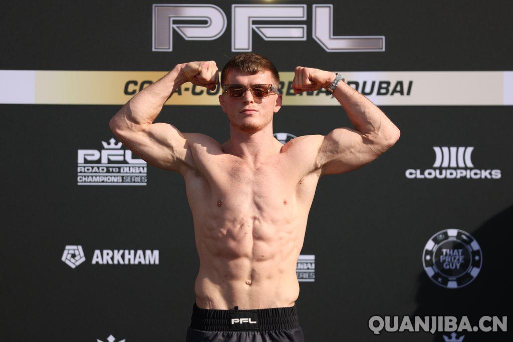 PFL冠军系列赛3即将开启!轻量级与轻重量级的拳击冠军对决引人瞩目