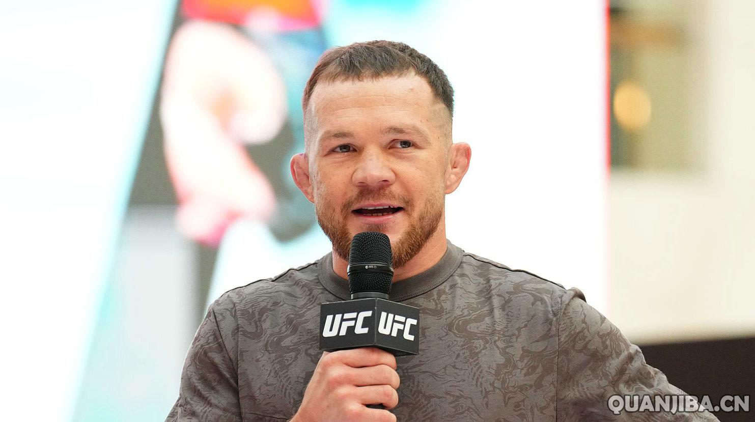 彼得·严期待与UFC冠军梅拉布·德瓦利什维利进行拳击重赛