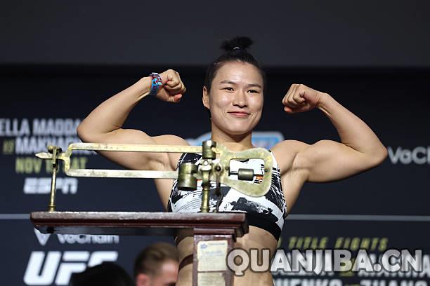 张伟丽即将在明天亮相！UFC 322赛前进行拳击称重仪式