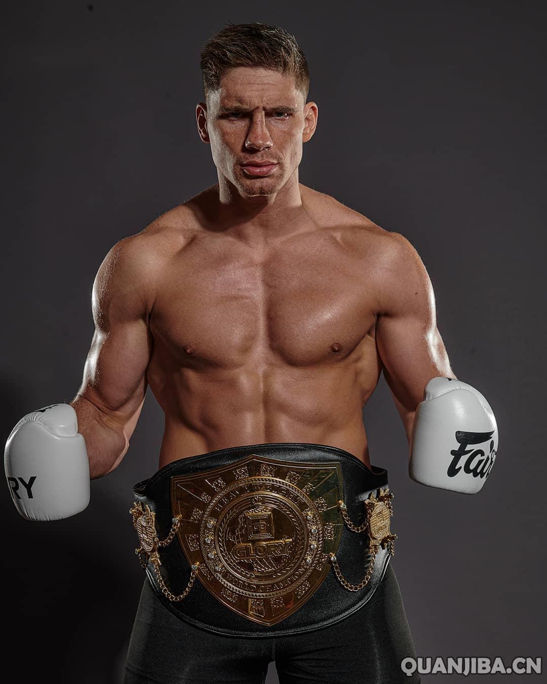 成都拳击圈关注：里科·范霍文自愿卸下