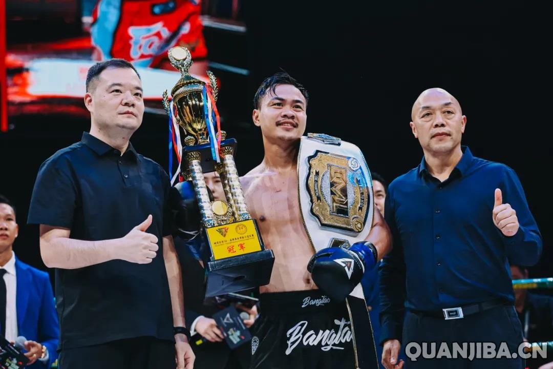 成都泰拳盛会：耀威猜TKO罗超成功卫冕，韩飞龙力克日本劲敌，峨眉传奇50荣耀